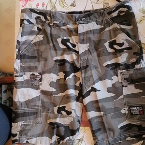 Ecko Unlimited Cargo Shorts Size 36